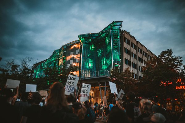 Explorez les stratégies gagnantes du jeu de carte skyjo !